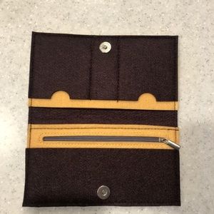 New felt wallet
